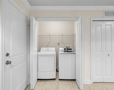 4605 Sw 48th Drive - Photo Thumbnail 10