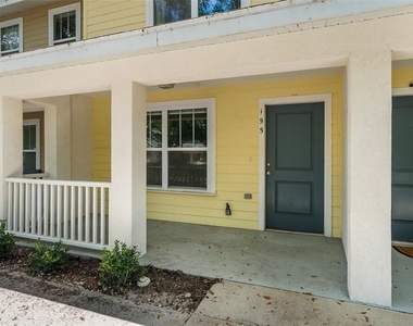 4605 Sw 48th Drive - Photo Thumbnail 1