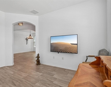 343 Blue Cypress Drive - Photo Thumbnail 18