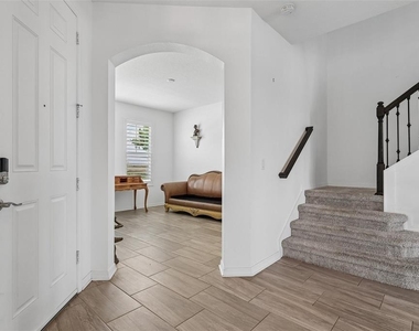 343 Blue Cypress Drive - Photo Thumbnail 5
