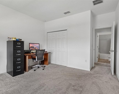 343 Blue Cypress Drive - Photo Thumbnail 32