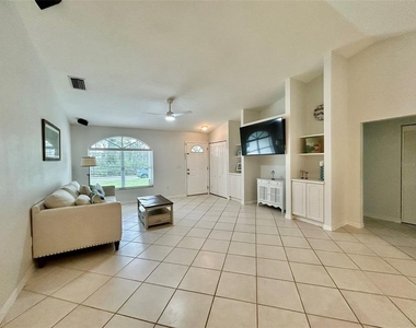 142 Solana Street - Photo Thumbnail 4
