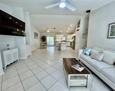 142 Solana Street - Photo Thumbnail 2