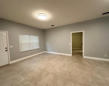 1641 Red Oak Lane - Photo Thumbnail 6