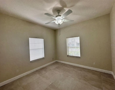 1641 Red Oak Lane - Photo Thumbnail 13