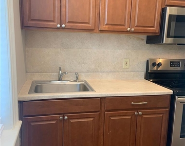 618 Delaware Avenue - Photo Thumbnail 3