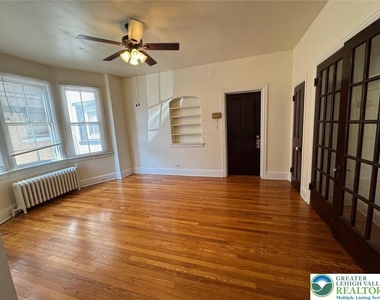 636 N New Street - Photo Thumbnail 2