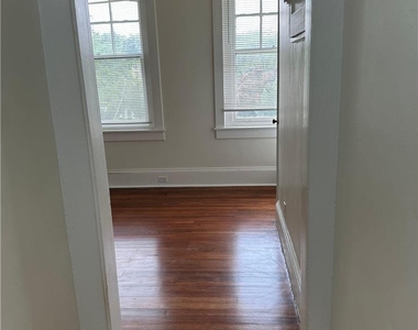 1722 W Market Street - Photo Thumbnail 6