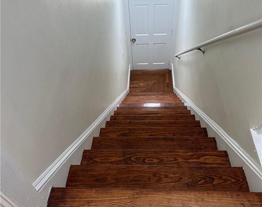 1722 W Market Street - Photo Thumbnail 3