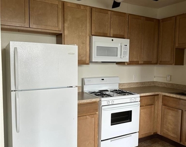 1722 W Market Street - Photo Thumbnail 9