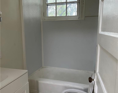1722 W Market Street - Photo Thumbnail 5
