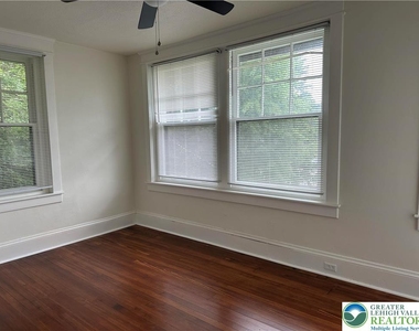 1722 W Market Street - Photo Thumbnail 4