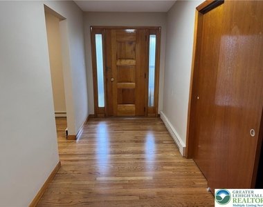 1035 Ridge Avenue - Photo Thumbnail 22