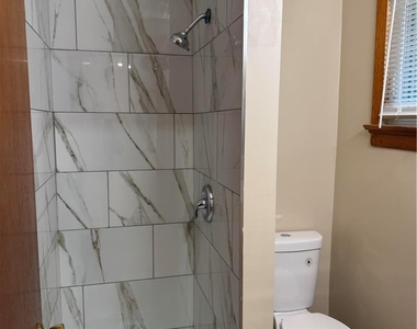 1035 Ridge Avenue - Photo Thumbnail 39