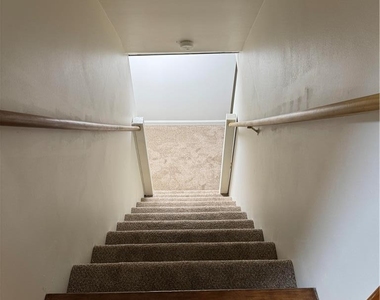 1035 Ridge Avenue - Photo Thumbnail 42