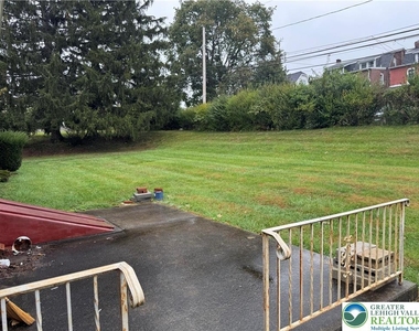 1035 Ridge Avenue - Photo Thumbnail 55