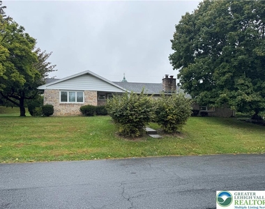 1035 Ridge Avenue - Photo Thumbnail 1