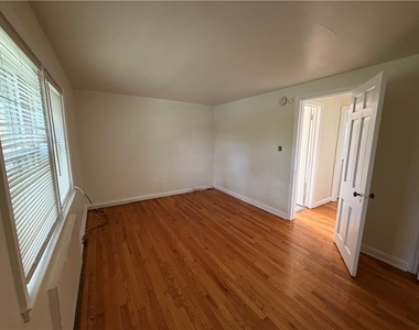 2228 W Allen Street - Photo Thumbnail 9