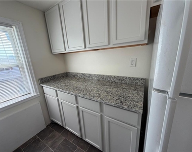 2228 W Allen Street - Photo Thumbnail 6