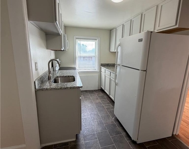 2228 W Allen Street - Photo Thumbnail 5