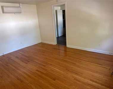 2228 W Allen Street - Photo Thumbnail 11