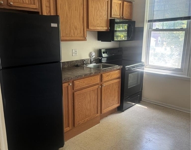 717 Center Street - Photo Thumbnail 2