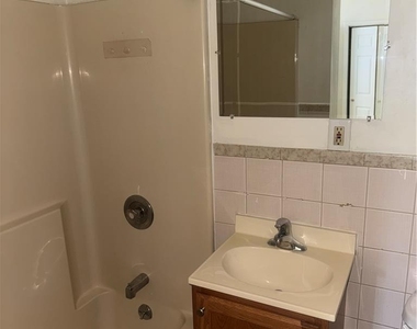 717 Center Street - Photo Thumbnail 8