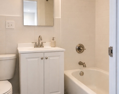 817 Riverside Drive - Photo Thumbnail 3