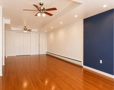 817 Riverside Drive - Photo Thumbnail 1