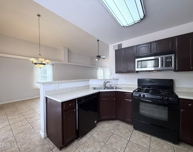 14057 Tierra Delfin Drive - Photo Thumbnail 9