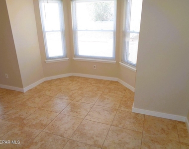 621 Westview Avenue - Photo Thumbnail 8