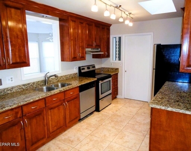 621 Westview Avenue - Photo Thumbnail 10