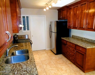 621 Westview Avenue - Photo Thumbnail 11