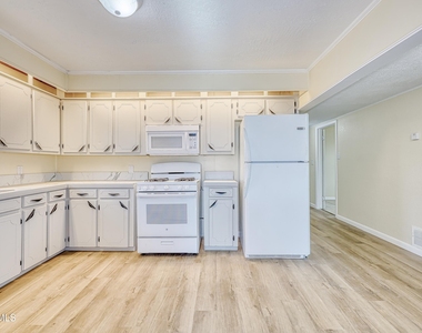 4408 Arlen Avenue - Photo Thumbnail 11