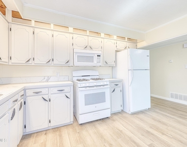 4408 Arlen Avenue - Photo Thumbnail 10