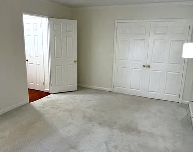 71 Strawberry Hill Avenue - Photo Thumbnail 10