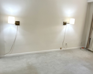 71 Strawberry Hill Avenue - Photo Thumbnail 13