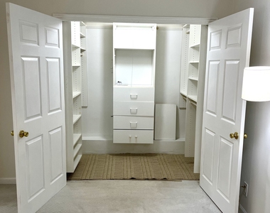 71 Strawberry Hill Avenue - Photo Thumbnail 11