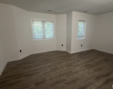 1414 Whitney Avenue - Photo Thumbnail 8