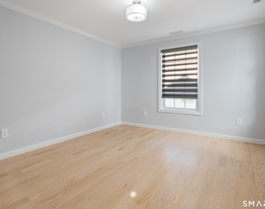 123 East Avenue - Photo Thumbnail 17