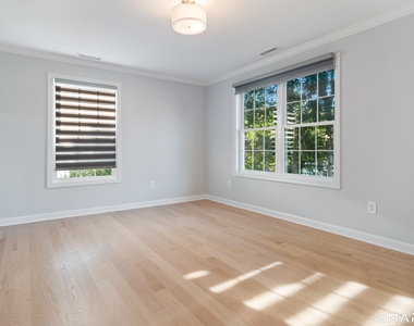 123 East Avenue - Photo Thumbnail 11