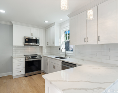 123 East Avenue - Photo Thumbnail 2