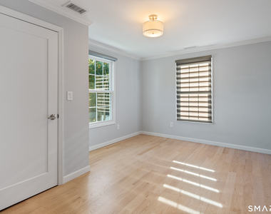 123 East Avenue - Photo Thumbnail 14
