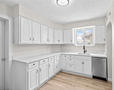 415 Giffin Ave - Photo Thumbnail 9
