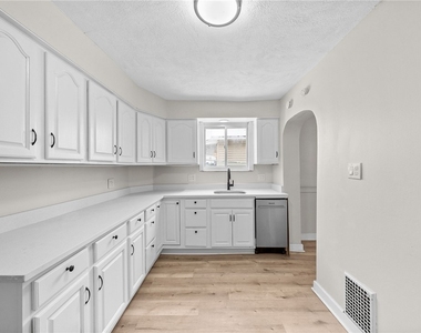 415 Giffin Ave - Photo Thumbnail 7