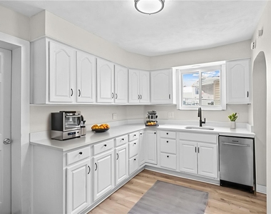 415 Giffin Ave - Photo Thumbnail 8