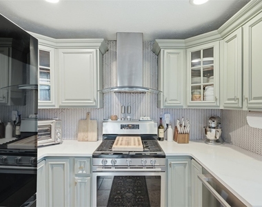 305 Centennial Ave - Photo Thumbnail 10