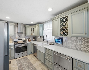 305 Centennial Ave - Photo Thumbnail 8