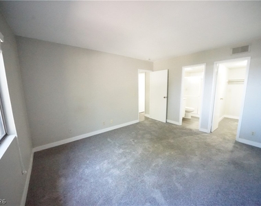 601 Cabrillo Circle - Photo Thumbnail 17