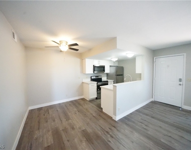 601 Cabrillo Circle - Photo Thumbnail 7